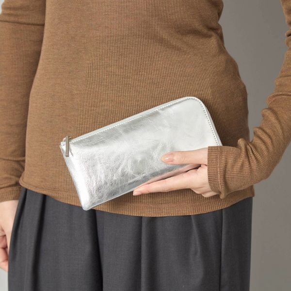 POMTATA/PACO L ZIP ロングウォレット -メタリックレザーの輝きが