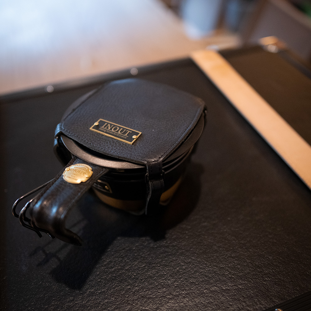 INOUT （イナウト） / Sierra Cup Leather case 【BLACK】