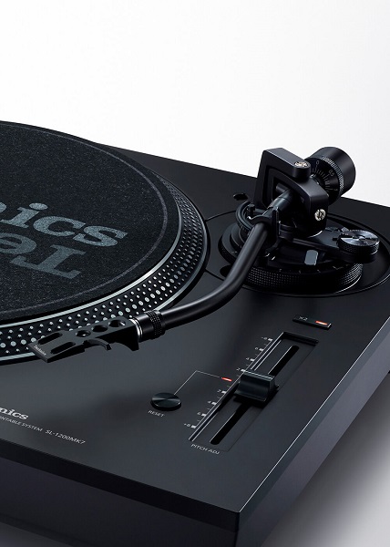 Technics SL-1200MK7 | シルバー&ブラックの2色が登場！新たな