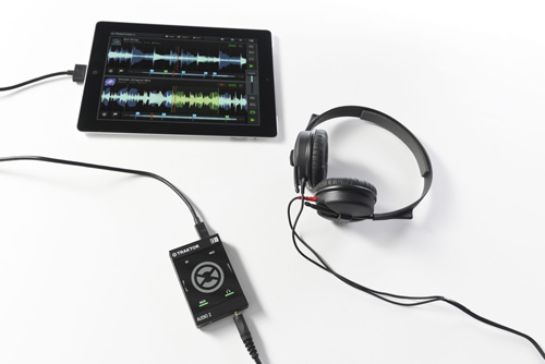 TRAKTOR AUDIO 6 DJオーディオインターフェイス TRAKTOR AUDIO 6 DJ