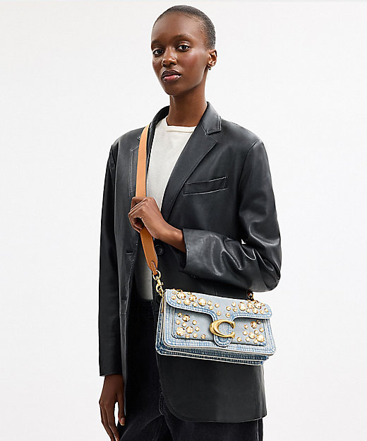 タビー ショルダー バッグ 26・クリスタル | COACH/コーチ | 三越