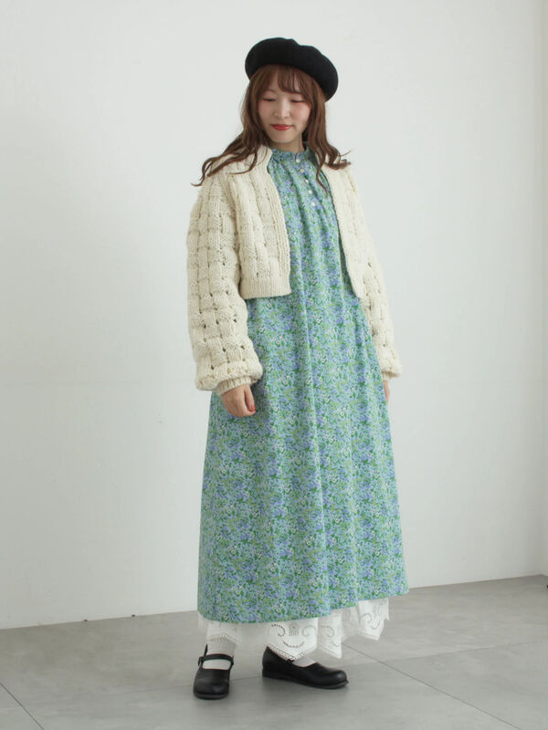 セール】 カットワーク刺繍裾スカラップスカート（オフホワイト