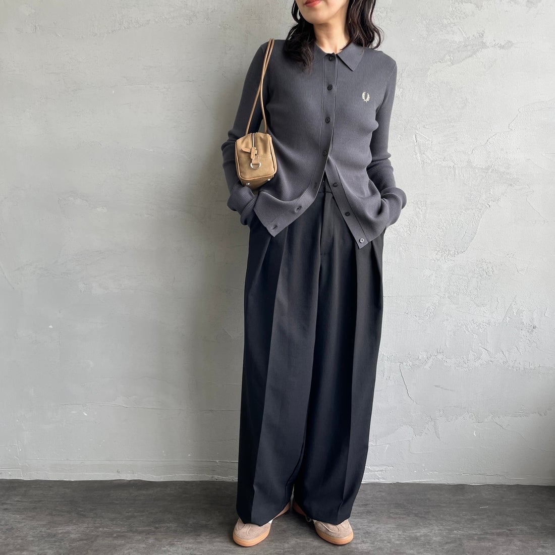 FRED PERRY [フレッドペリー] 別注 ワンポイントロゴ刺繍 リブニット