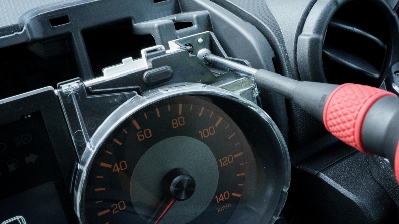 RetroActive製】ジムニーのメーターパネルをレトロにカスタム！雰囲気