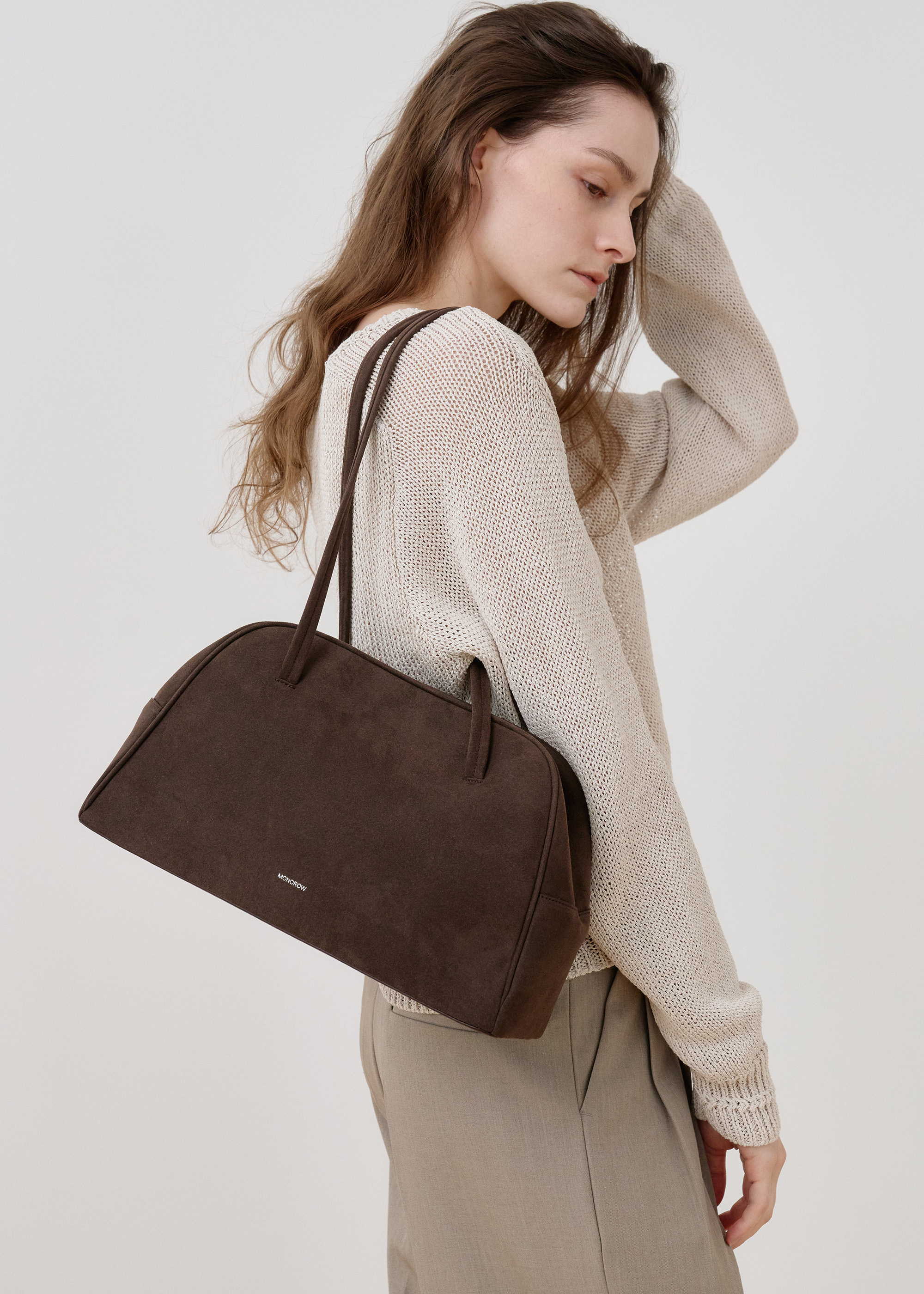 MONOROW: 現代的なミニマルなトートバッグ
