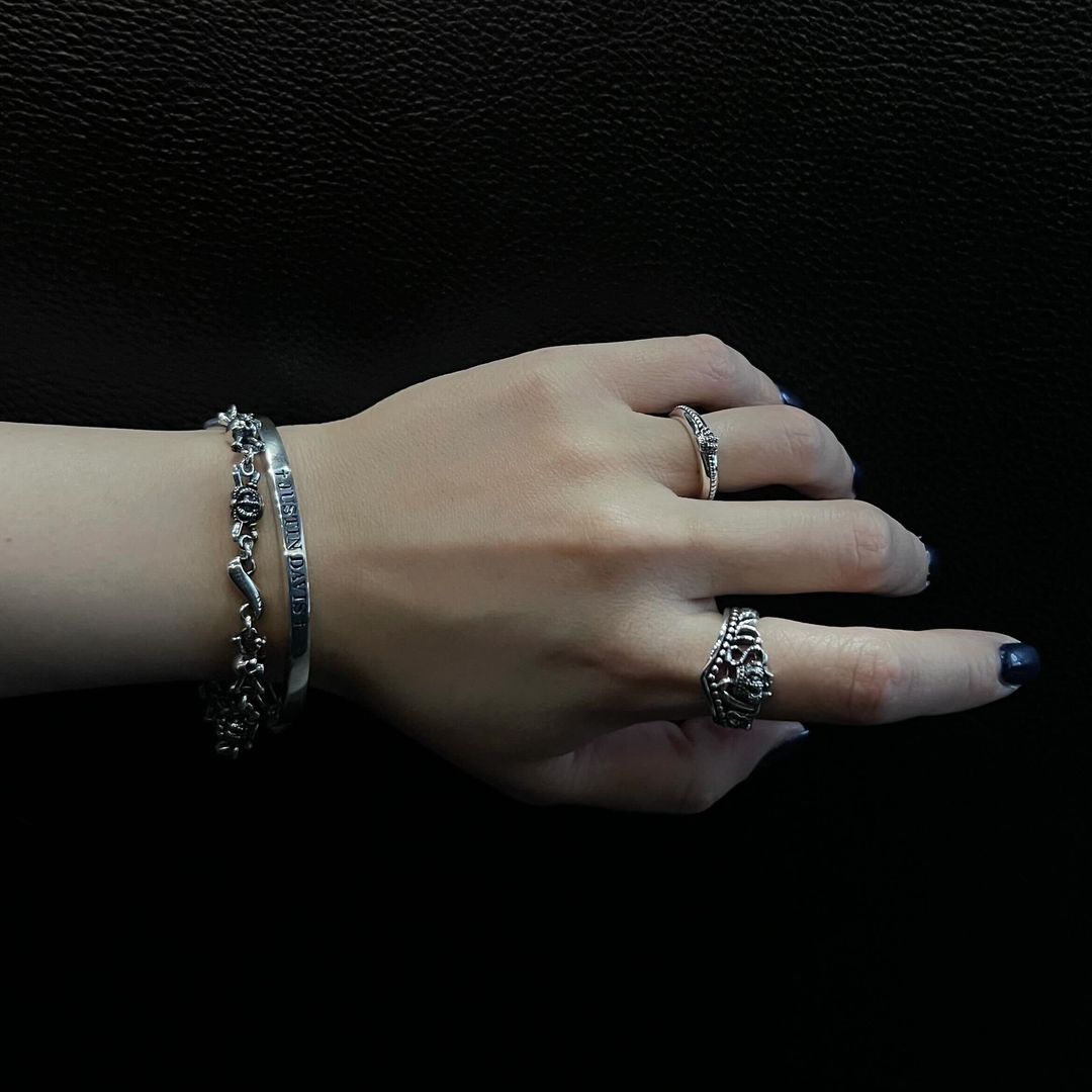 SUPERB STUDS バングル | ジャスティン デイビス（JUSTIN DAVIS）公式