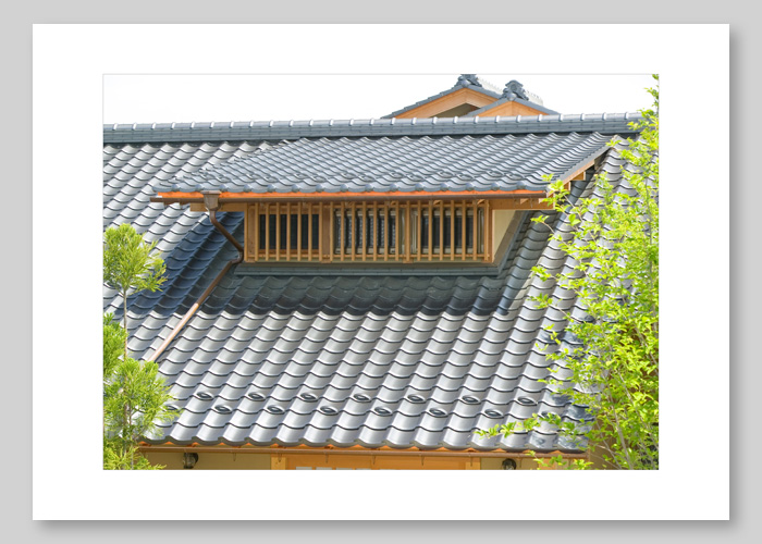 補修用瓦 三州陶器瓦 J形桟瓦 4枚1セット イブシ銀色 | カミセイ