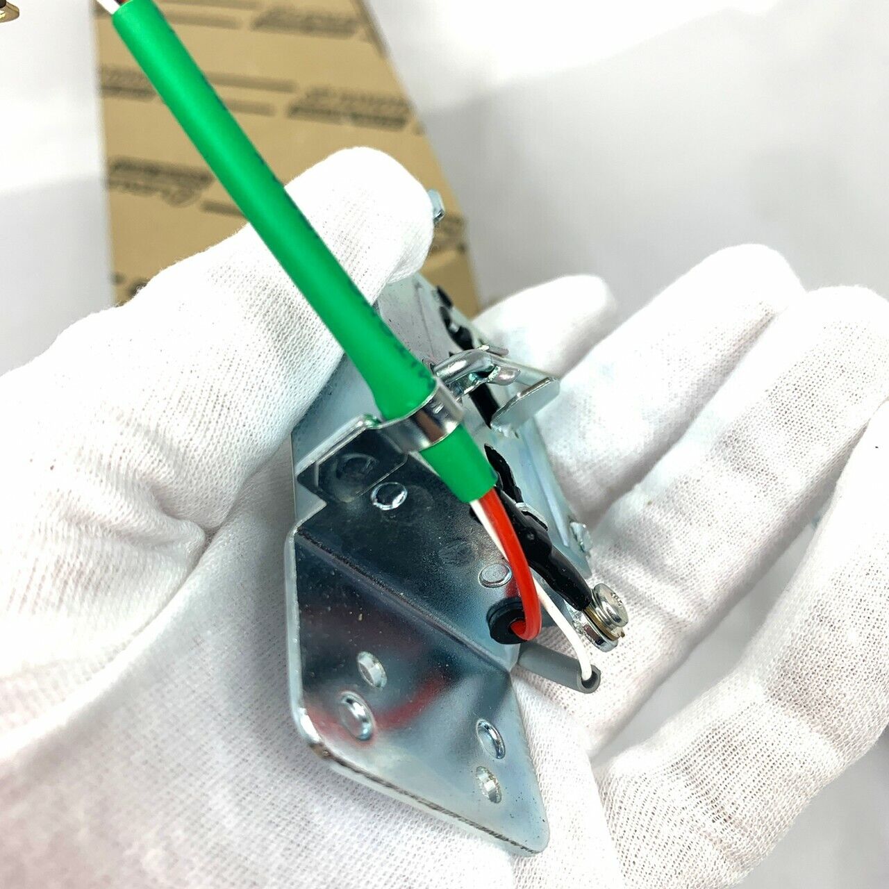 TOYOTA GENUINE 83320-69055 1991-97 LAND CRUISER FUEL GAUGE SENDING