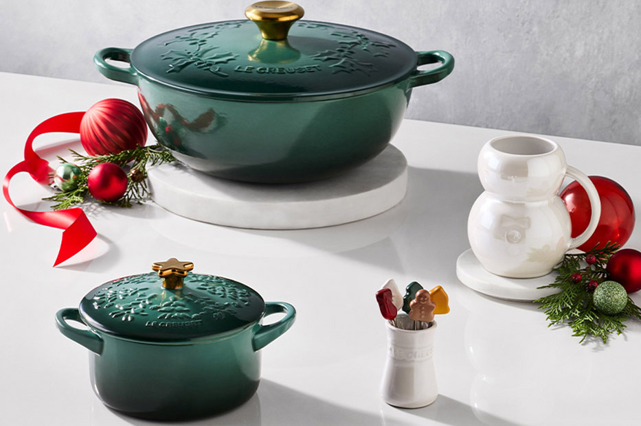 ル・クルーゼのクリスマスコレクション。モミの木カラーの鍋や