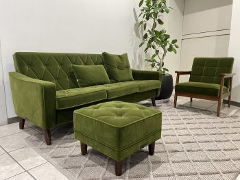 カリモク60を象徴する張地「モケットグリーン」 – カリモク60