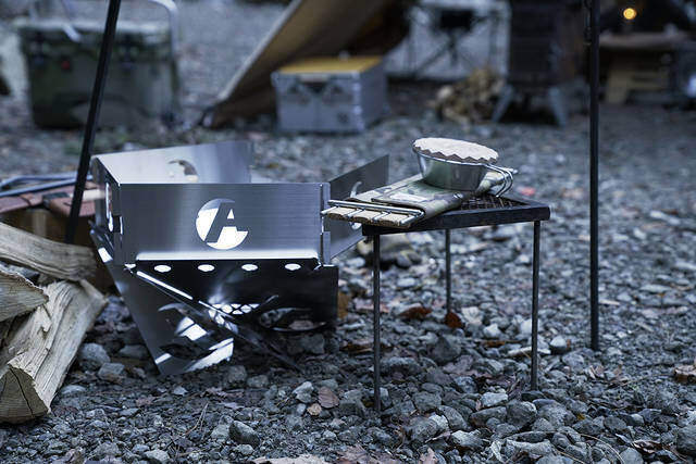 軽量・シンプルな焚き火台asimocraftsのtakibi_no_asi！／カシワバラ