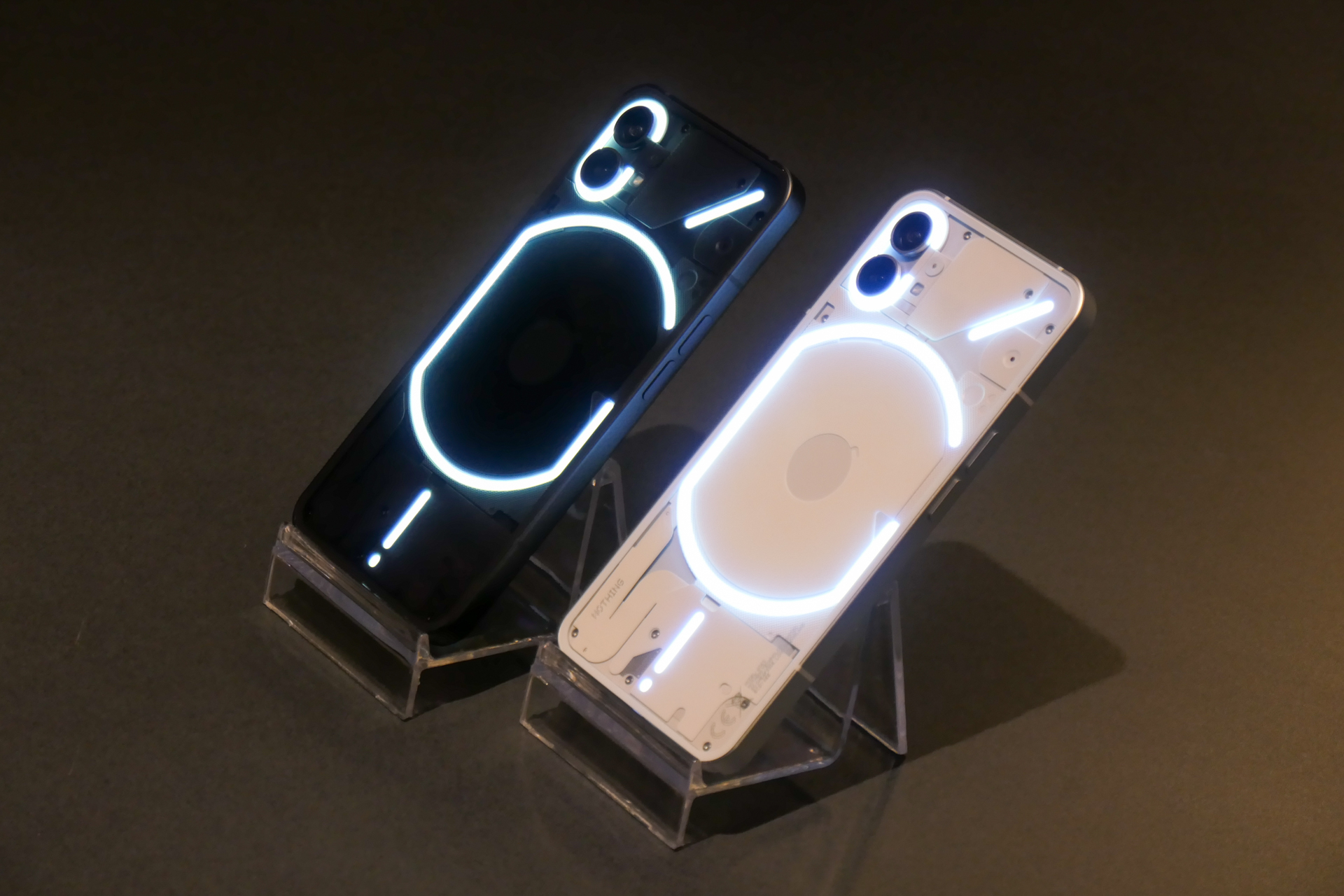 Nothing Phone (1)」「Nothing Ear (1)」が値上げ - ケータイ Watch