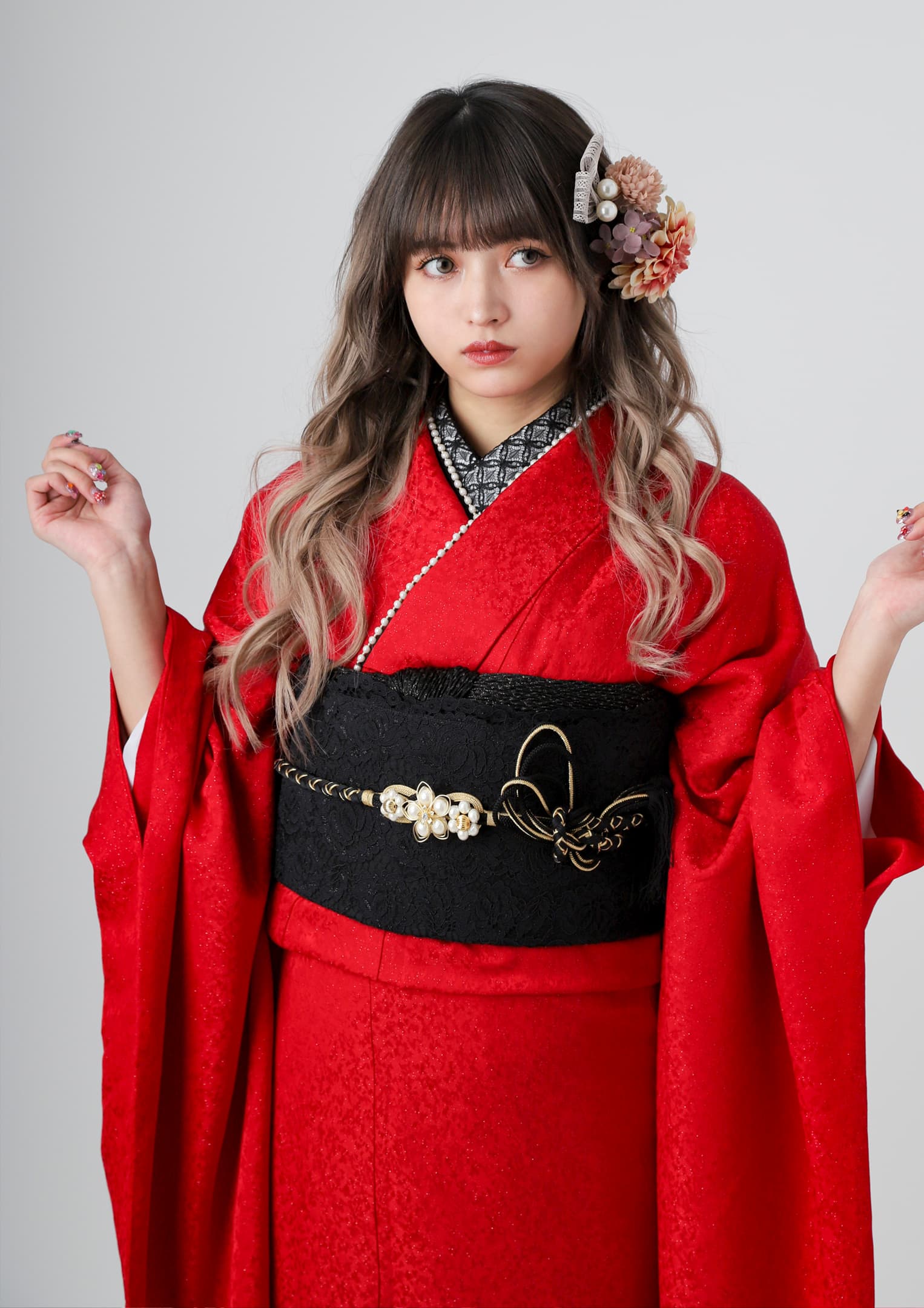 振袖ネットレンタル：赤と黒】シンプルな真紅の無地にレースの帯が