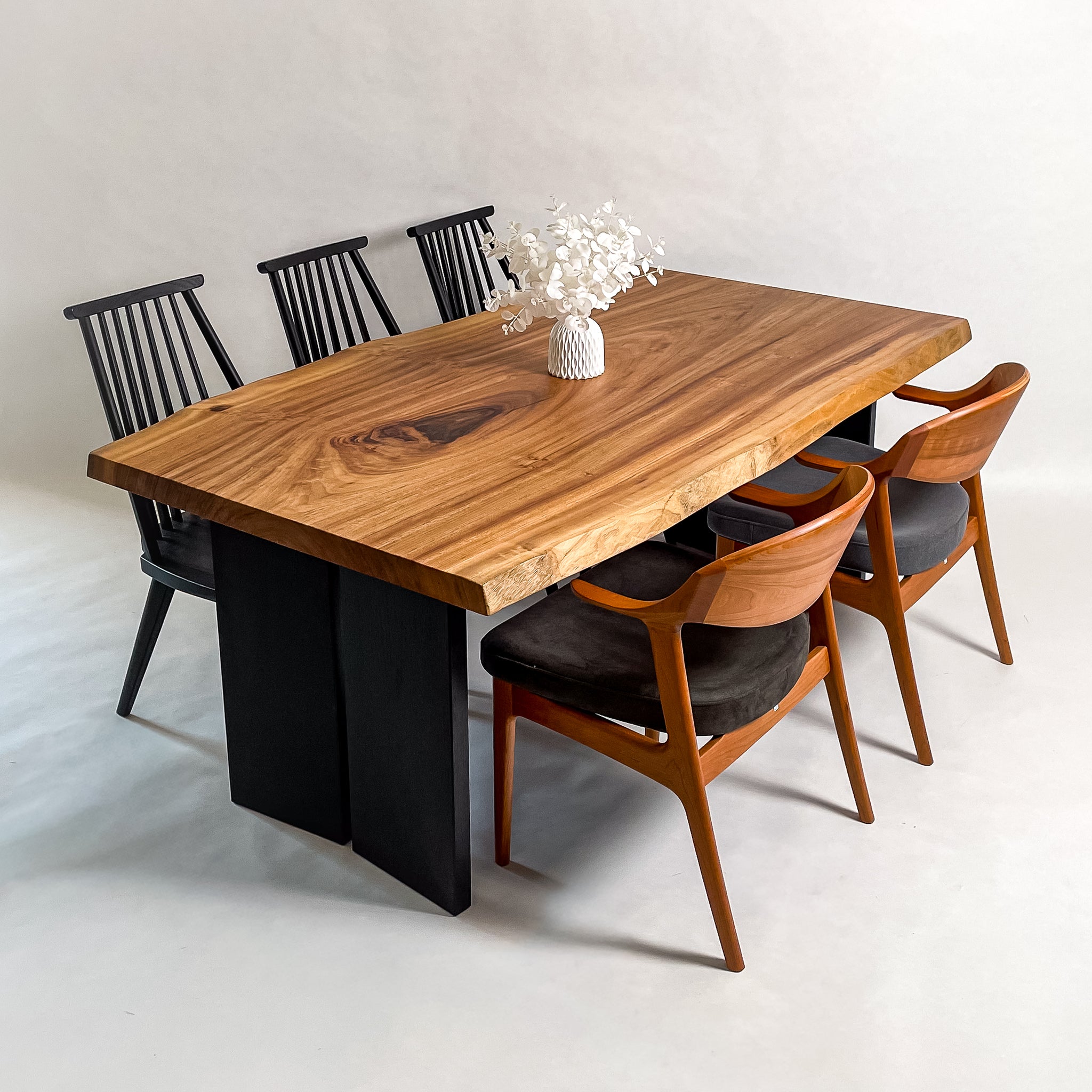 楠一枚板ダイニング 1500mm｜優しい香りと曲線美が魅力の無垢天板 楠一