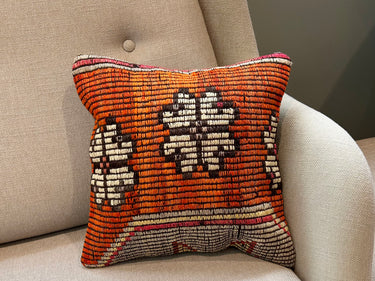 オールドキリム キリムクッションカバー 35×35㎝ (C-11196) – キリム屋