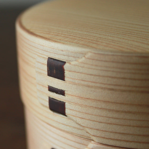 曲げわっぱ 二ツ重丸弁当箱 大館工芸社 – KOHORO