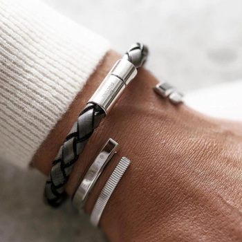 スクルツナ レザーブレスレット Mサイズ シルバーxブラック 1602-BL