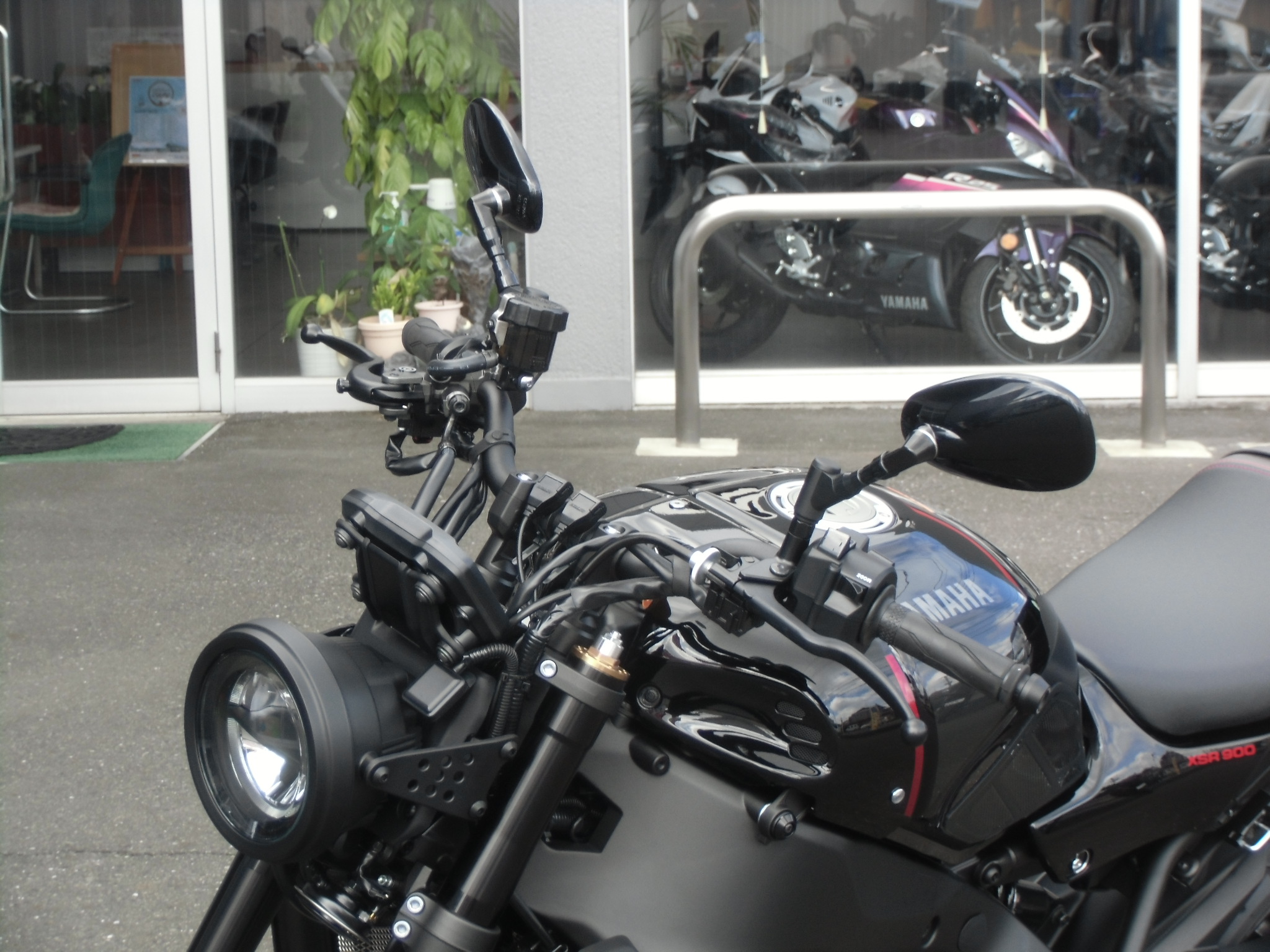 XSR900 純正バーエンドミラーから普通タイプのミラーに交換