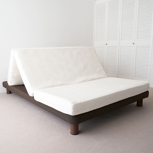 雲のやすらぎプレミアム 三つ折りマットレス｜雲の上で寝ているような