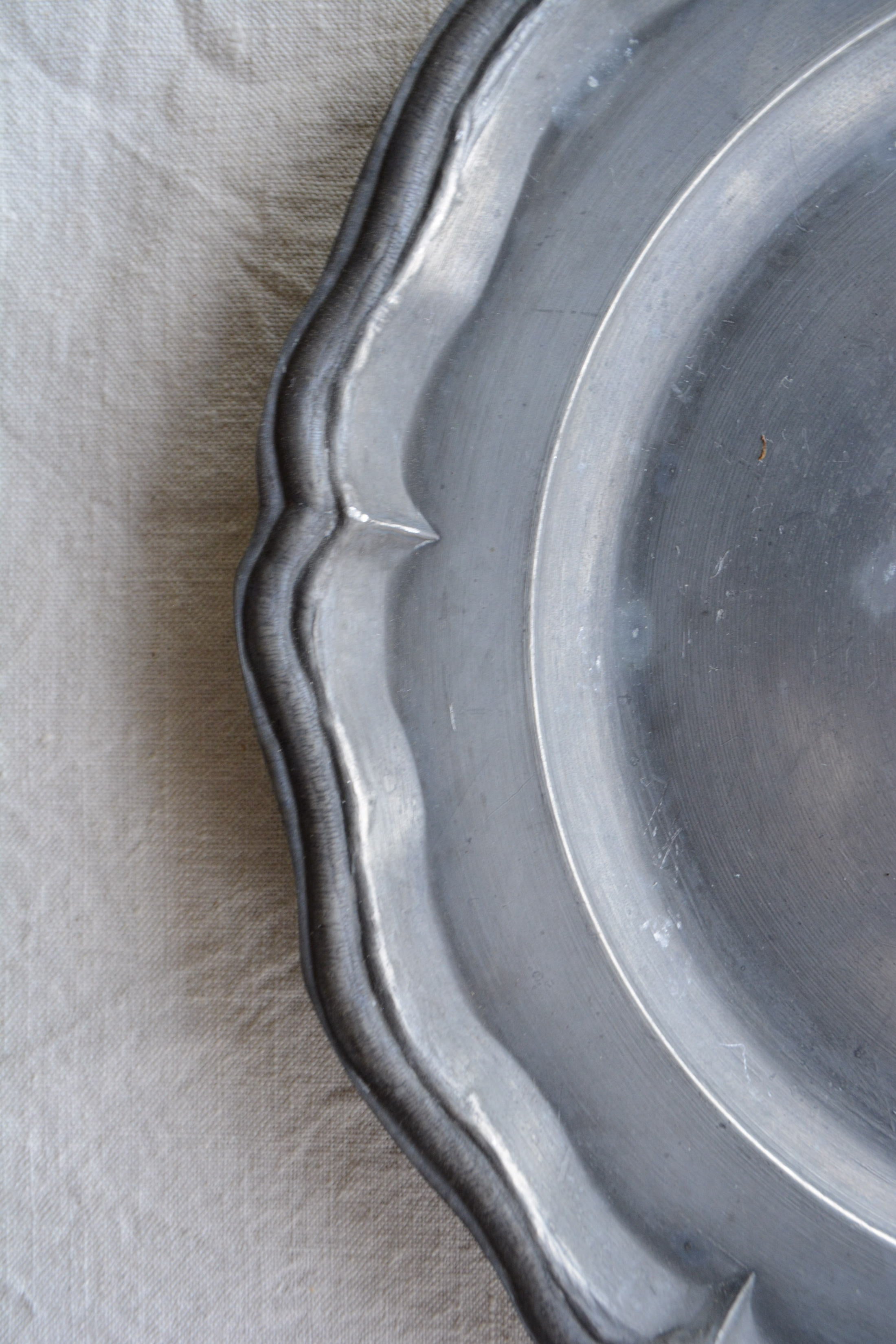 ピューター 花リムプレート A | フランスアンティーク La YHA | La. YHA