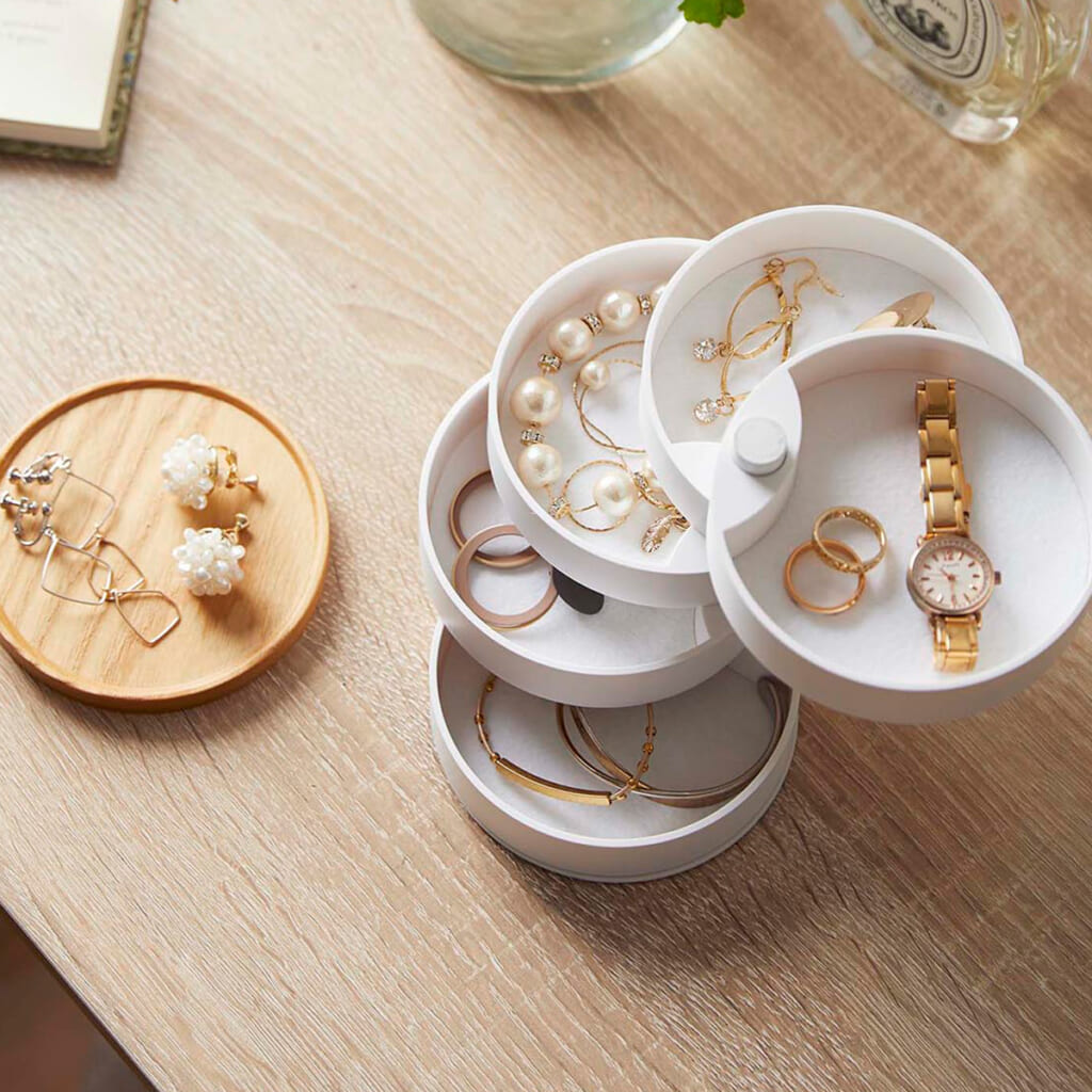 いつも素敵なアクセサリーを身につけるあの人へ | 山崎実業コラム