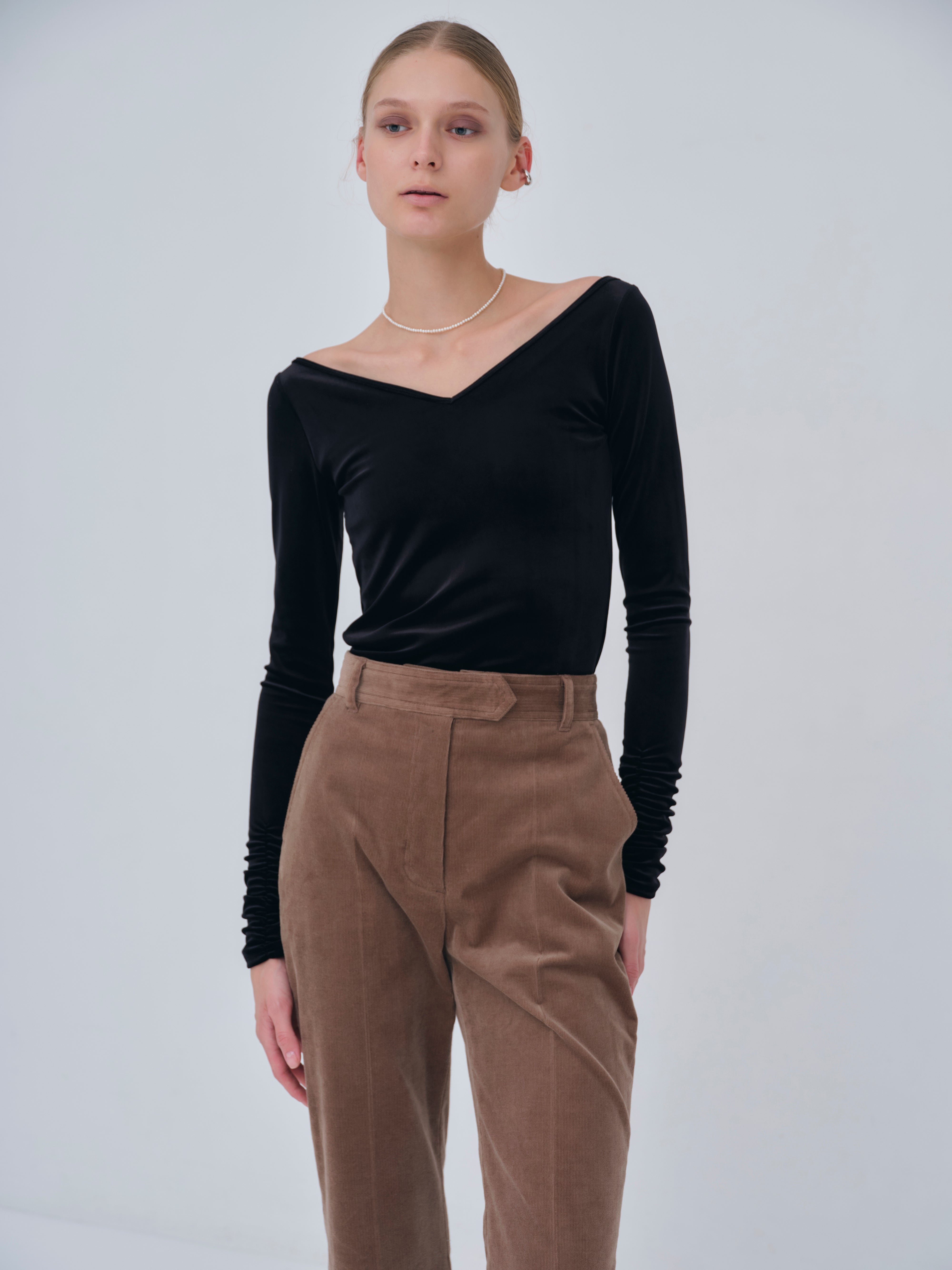 Sharp Neck Velour Tops – L'AUBE BLANC