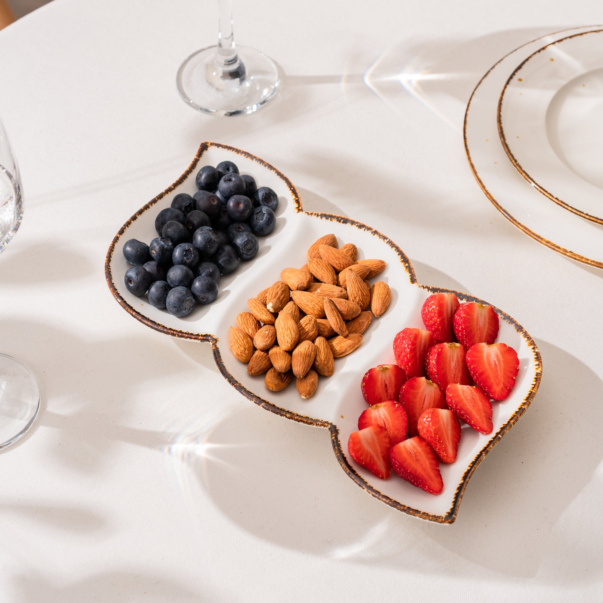 Three-Section Serving Dish - Premium Porcelain Dinnerware – Lazuro