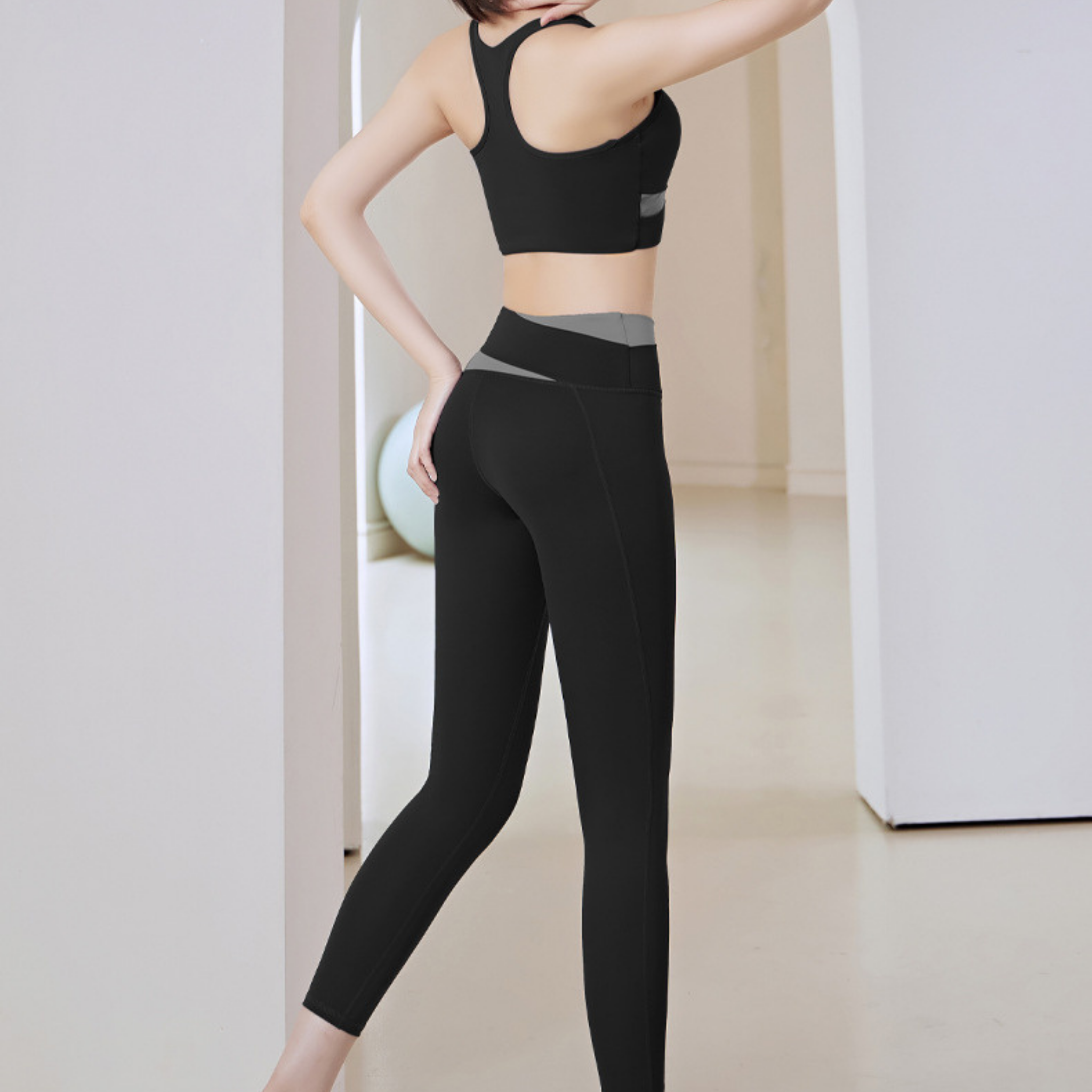 シャープライン ブラトップ＆レギンス セットアップ