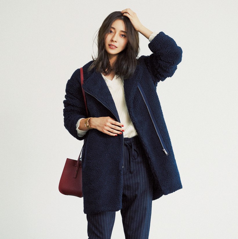 ボアで優しさを、ネイビーできちんと感を。大人ムードが叶う「ノー