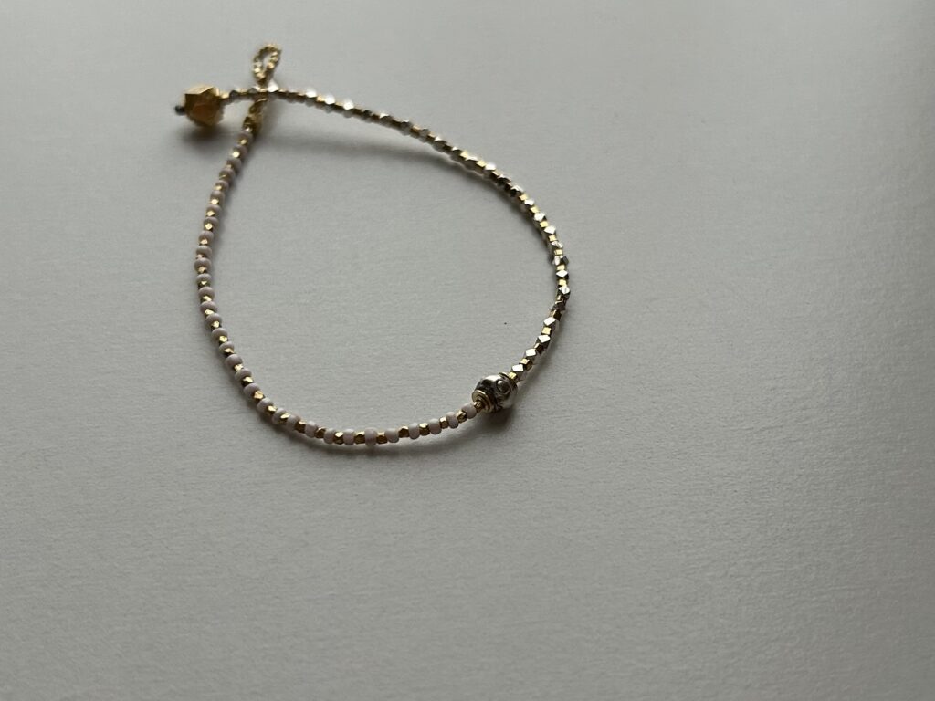 誕生日に、semeno（セメノ）の「アンティークビーズのブレスレット」の