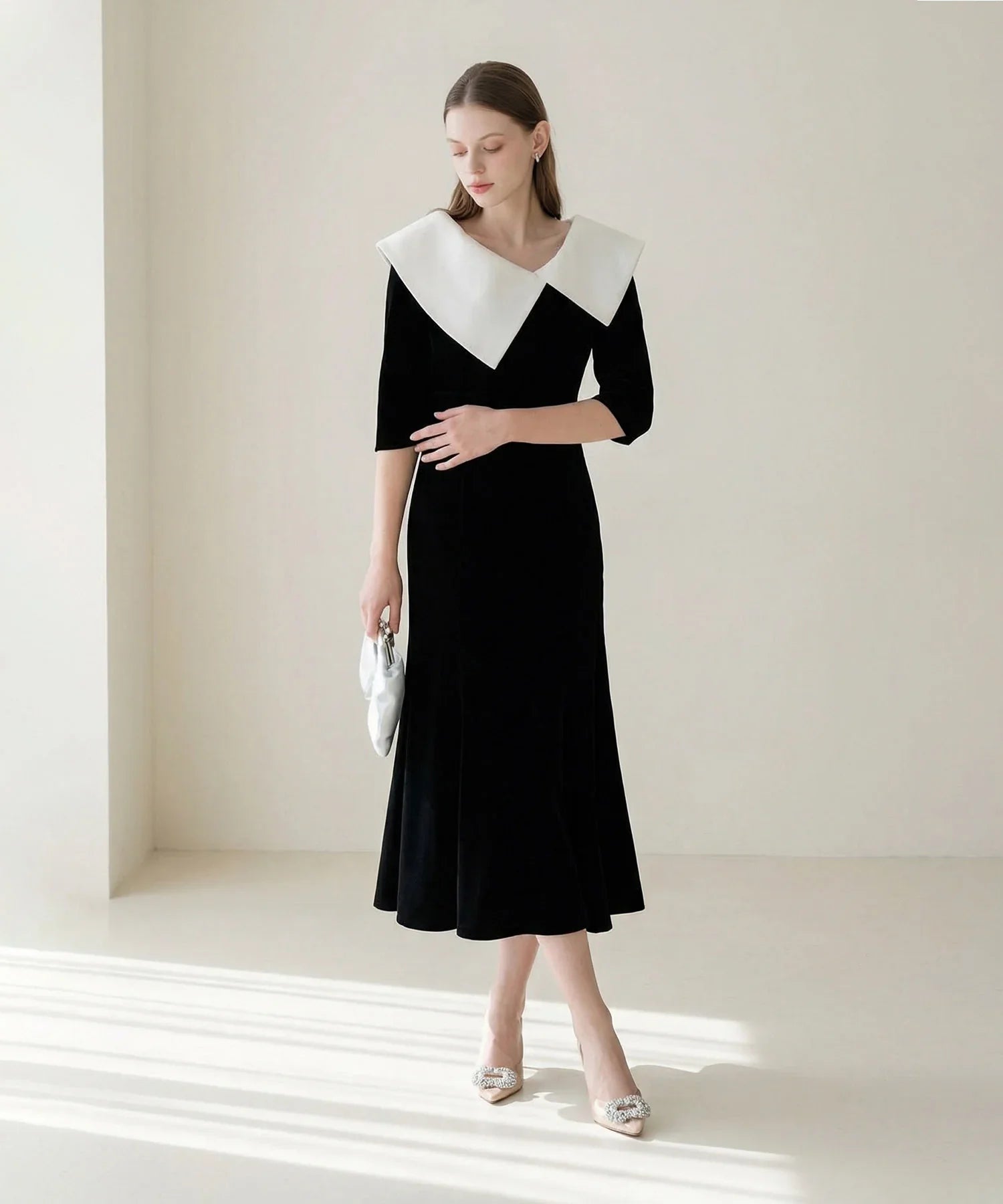 LEJA 黒・白 大きな襟 パーティードレス LEJA 黒・白 大きな襟