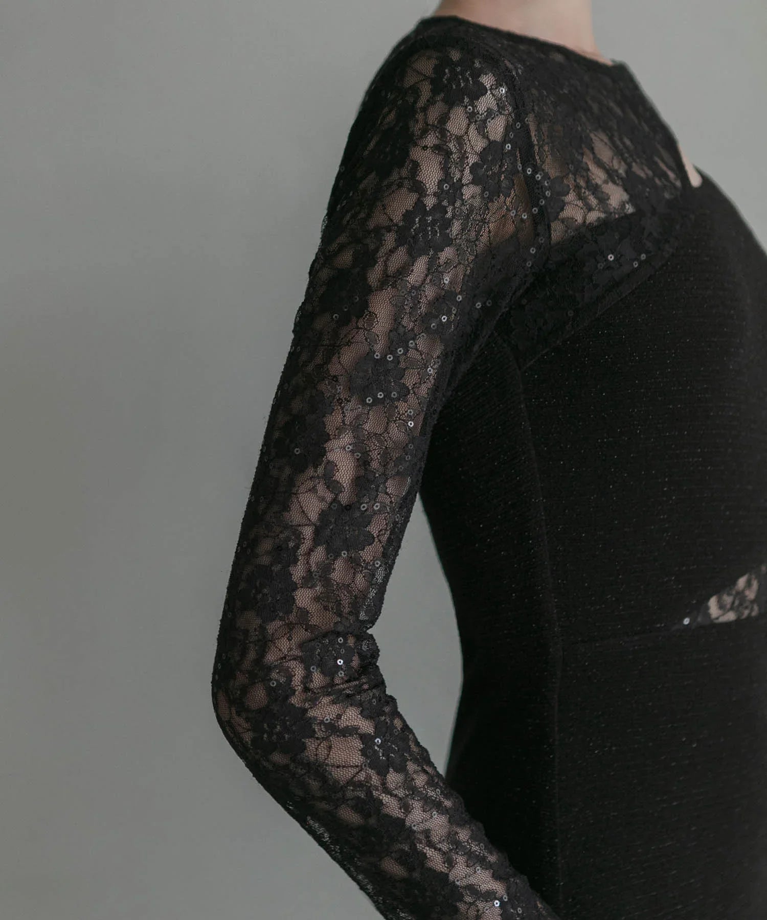 LEJA LUXE】アシンメトリーレーススリムフィットIラインドレス