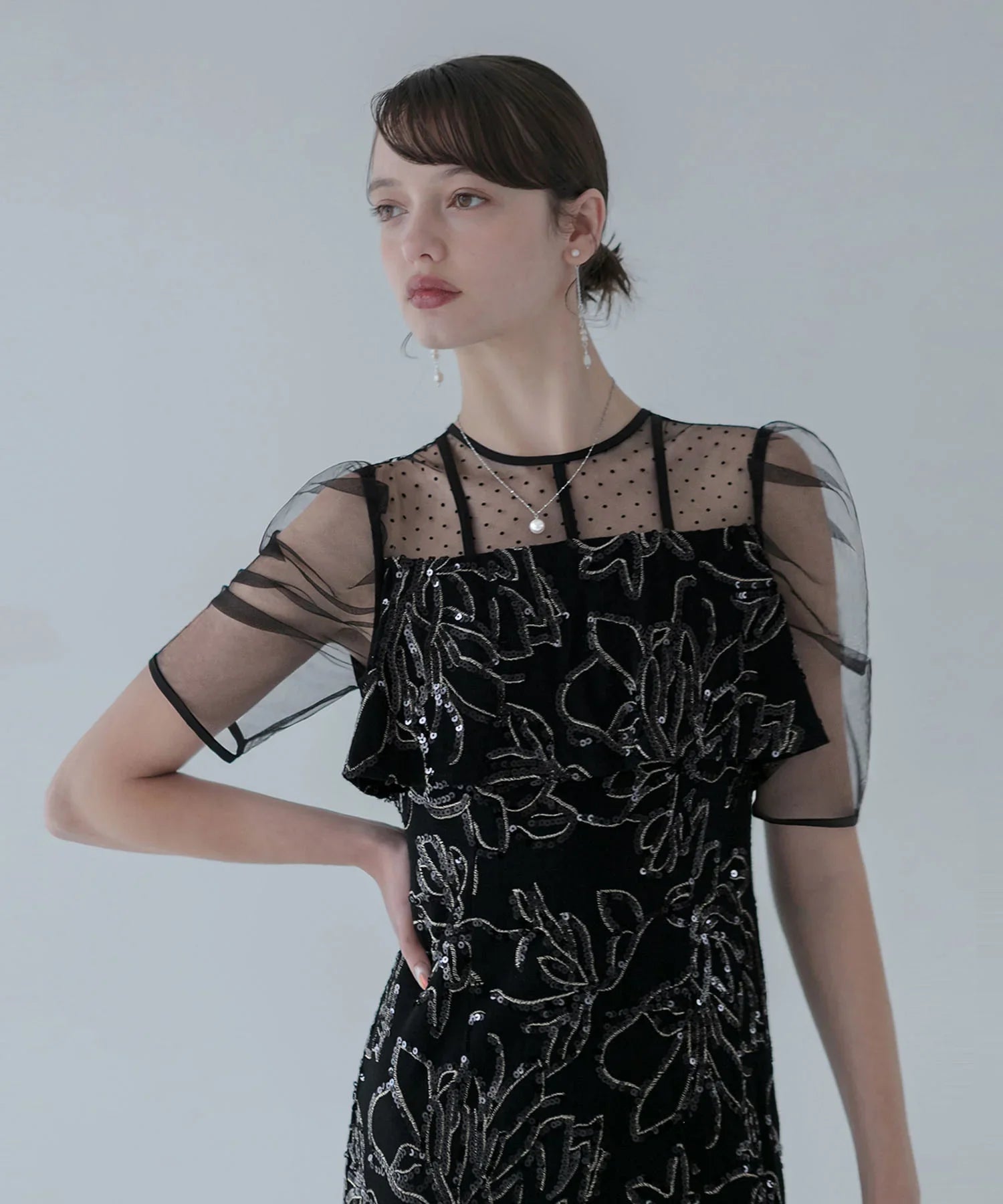 一部当日発送】ドットチュールフラワースパンコールIラインワンピース