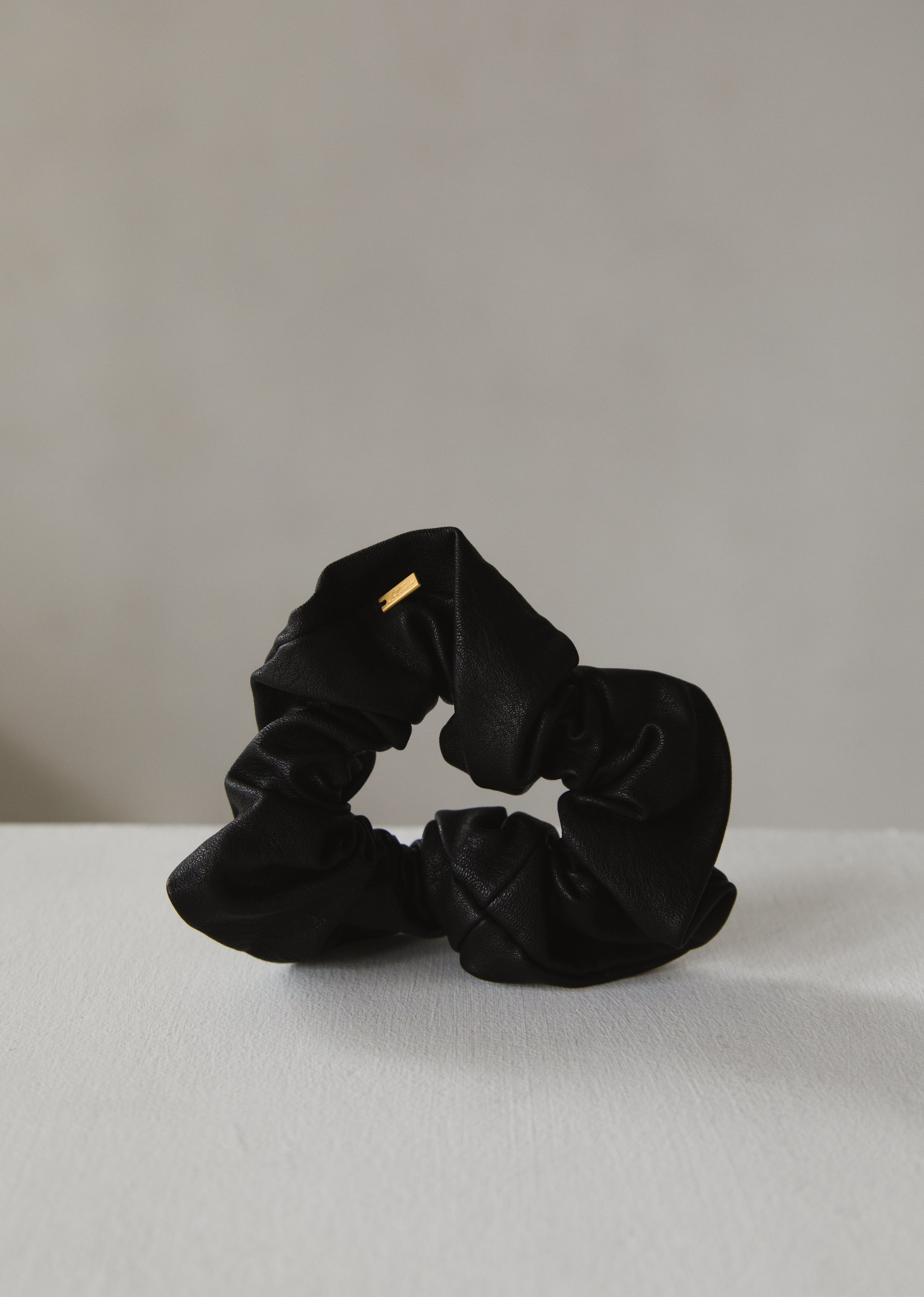 LEATHER(Black) – LETICIA