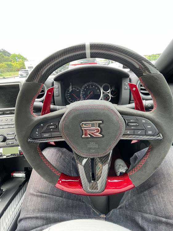 NISSAN GT-Rのパドルシフト・パドルシフト破壊・パドルシフト修理