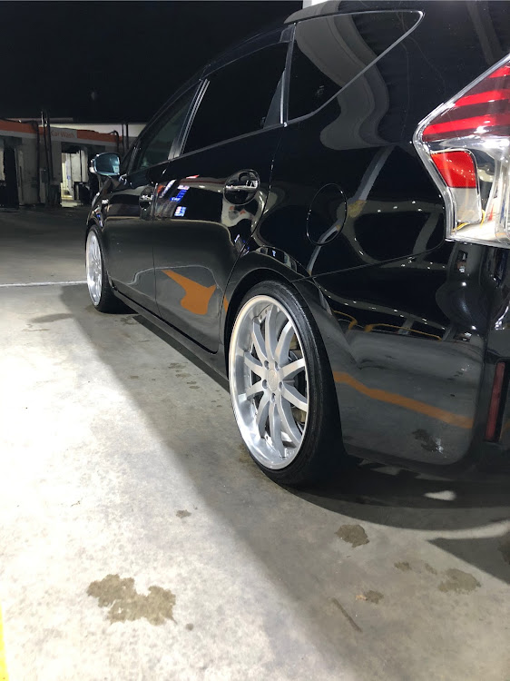 プリウスαのダウンサス・zoom・ダウンフォース・18インチ・20インチ