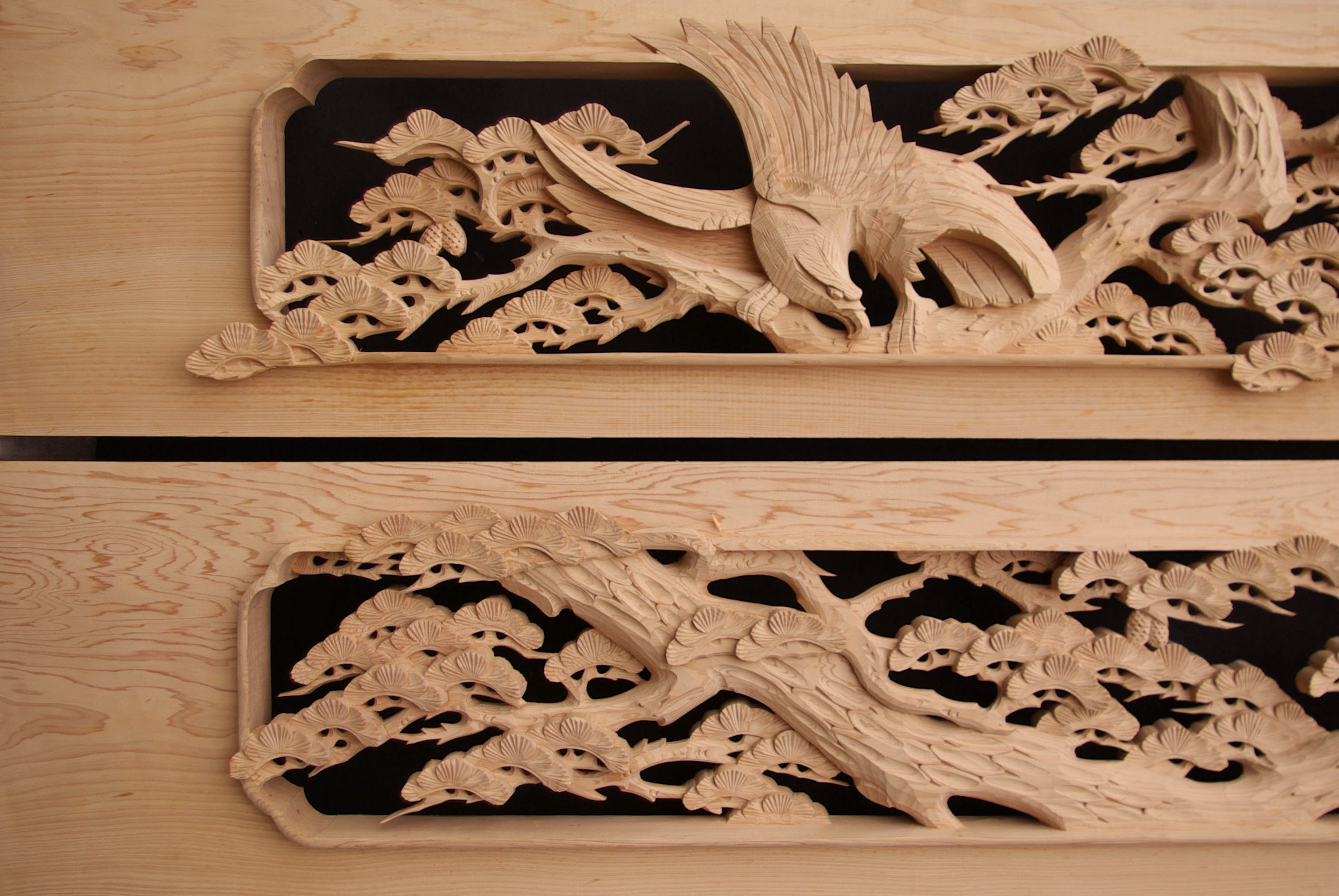 彫刻欄間の高原銘木店 ＞ 100-199 ＞ 0137 松に鷹 6尺×1尺1寸×2寸 特上