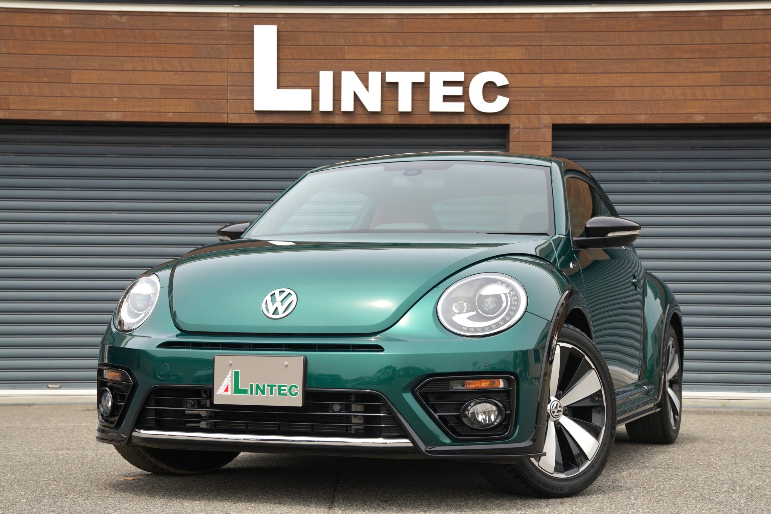 フォルクスワーゲン ザ・ビートル2.0 Rライン レカロシート 三連