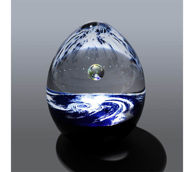 小さなガラスの中に 無限の宇宙が広がる。藤沢の ノグチミエコさんが