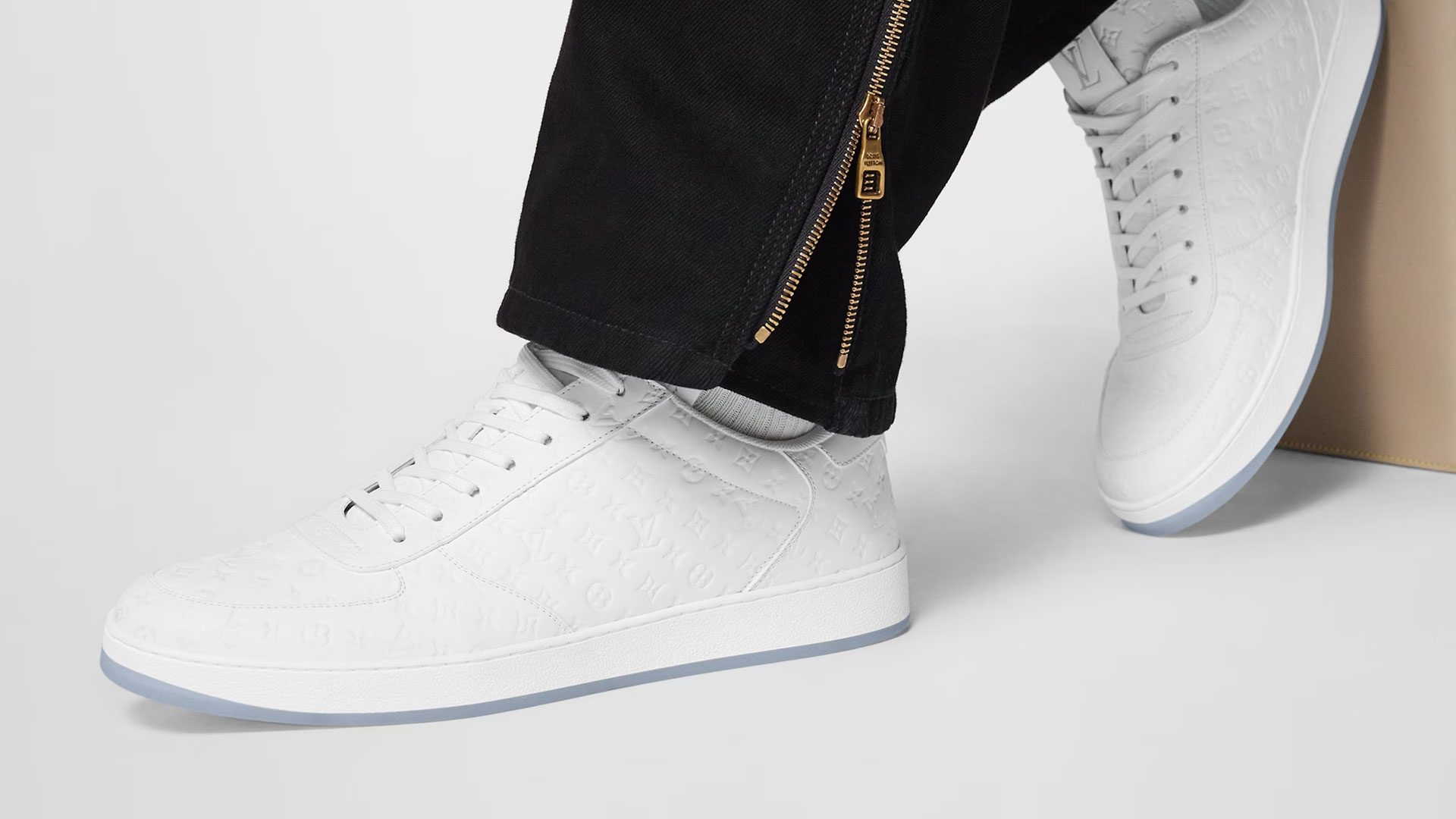 ルイヴィトン新作メンズスニーカー「リヴォリ・ライン ノワール」を