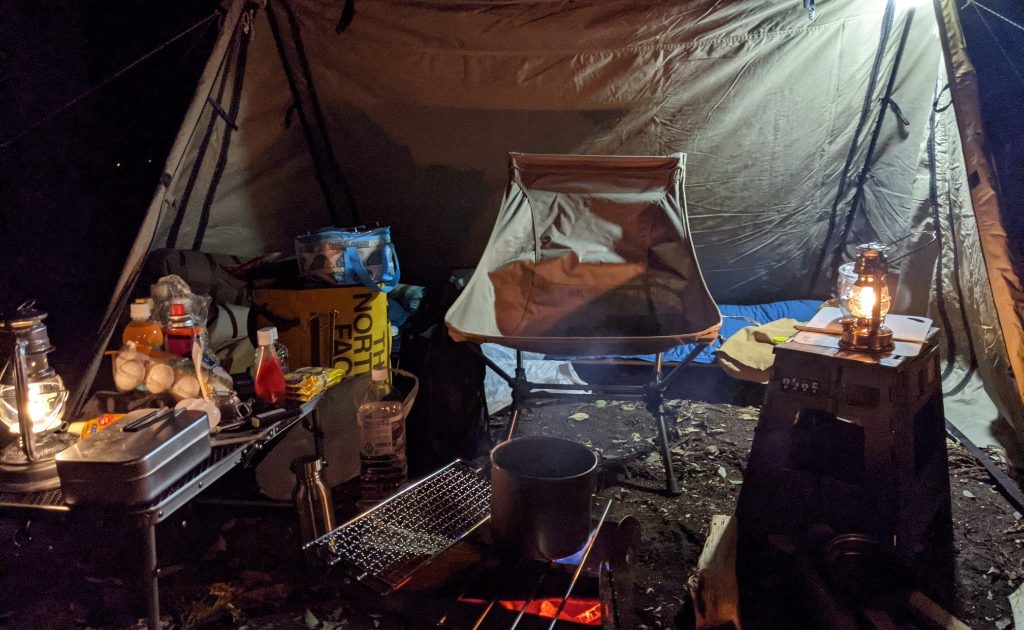 フィールドア（FIELDOOR）のパップテントTC-320のオプションに前幕が出