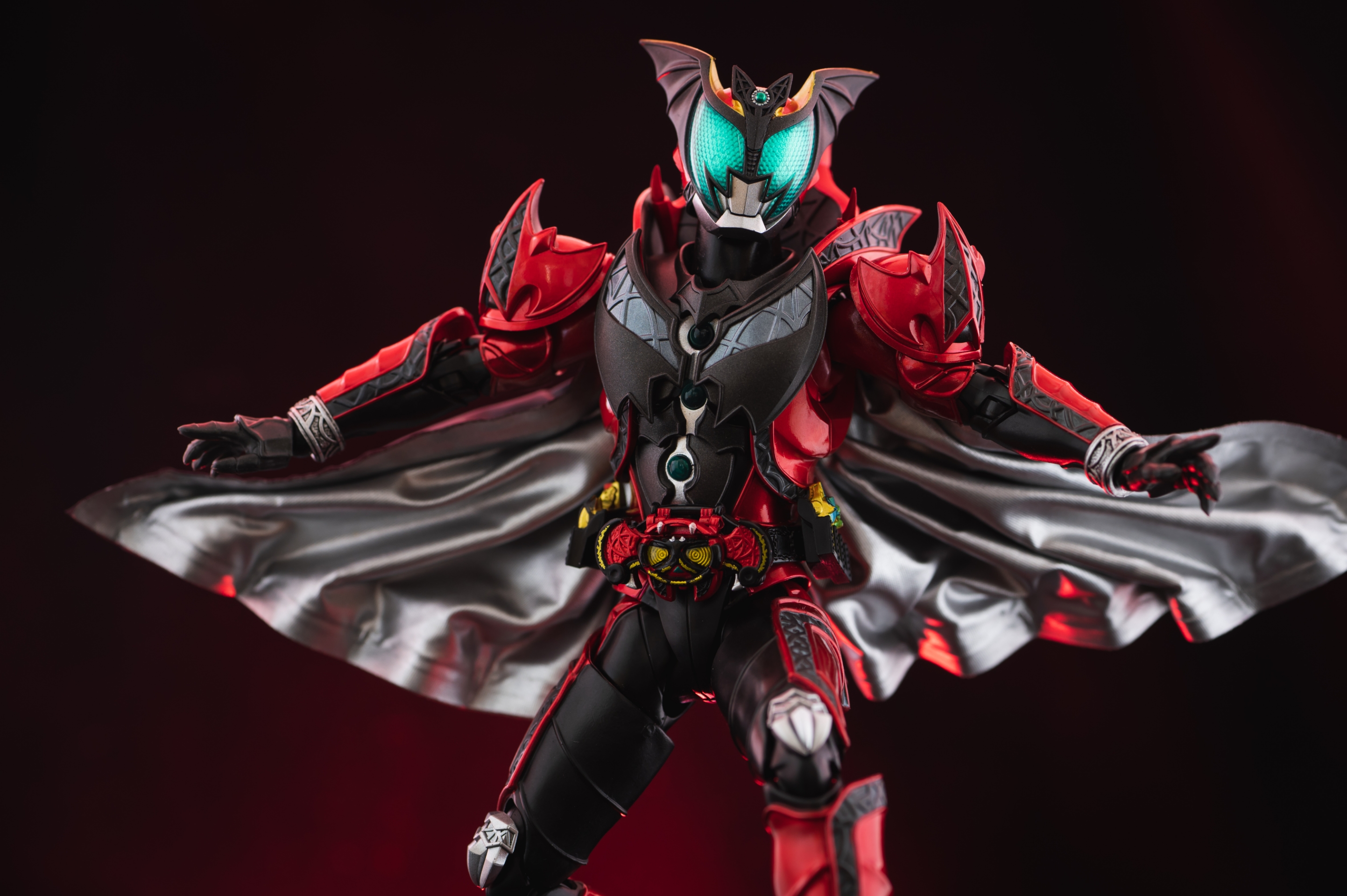 レビュー】S.H.figuarts 仮面ライダーダークキバ 真骨彫製法 : 関節