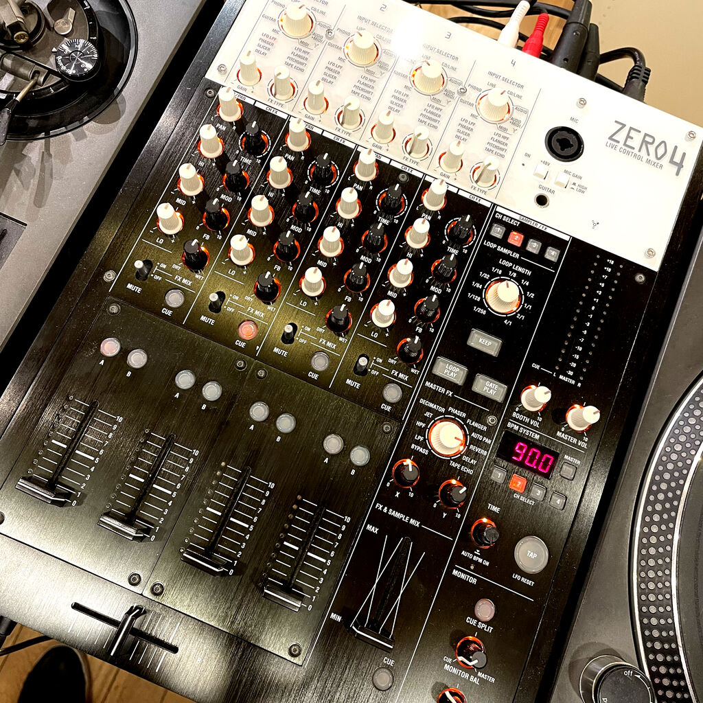 ジャンク※ KORG ZERO4 DJミキサー[傷/汚れ有り] ジャンク※ KORG ZERO4