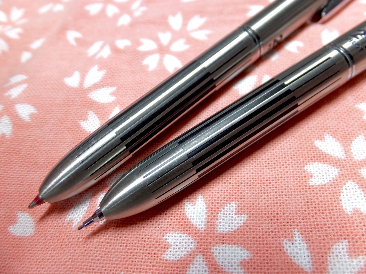 パイロット「2＋1蝕刻 初期モデル」レビュー : テーゲー日記 〜文具