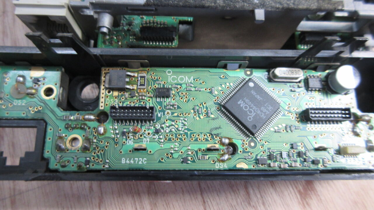 修理の日々(IC-2350) : タケダ無線日記