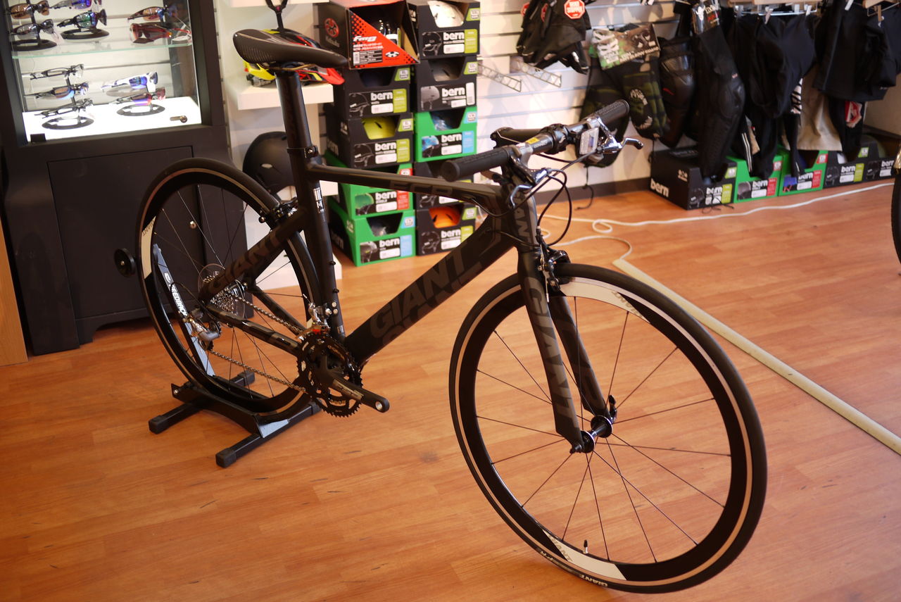 ジャイアントの最速フラットバーロードが入荷しました！ : SBC 新着情報