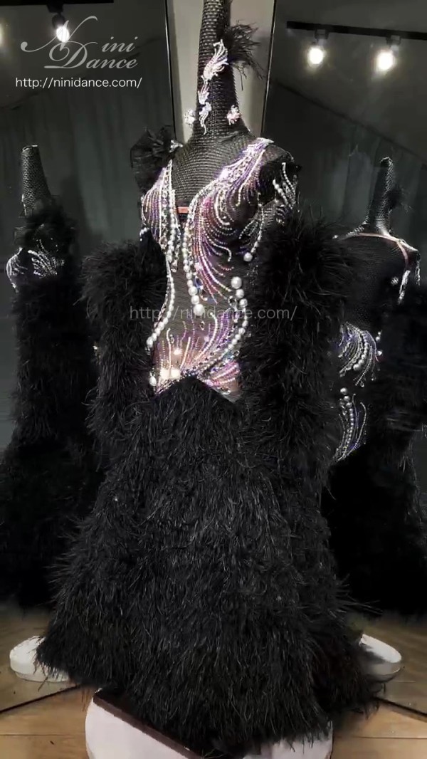 DA012豪華なオーストリッチ羽根裾の黒いモダンドレス : 社交ダンス