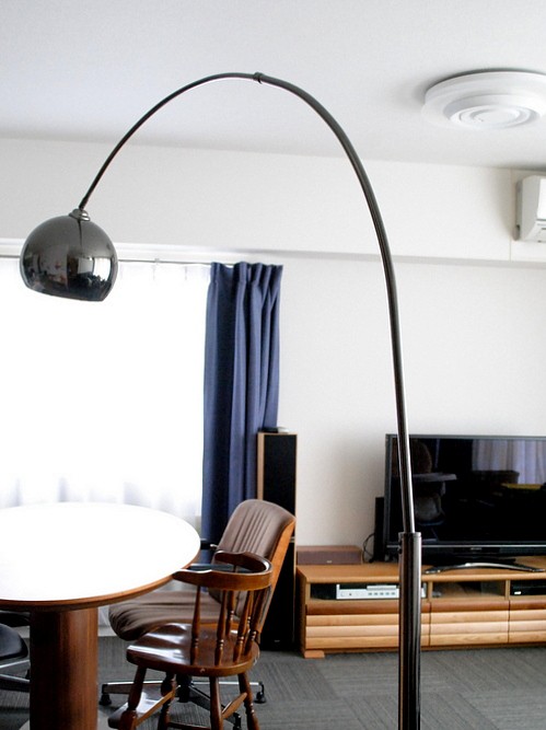 とっても便利。一石二鳥のフロアランプ : おのぼり主婦の暮らす見聞録