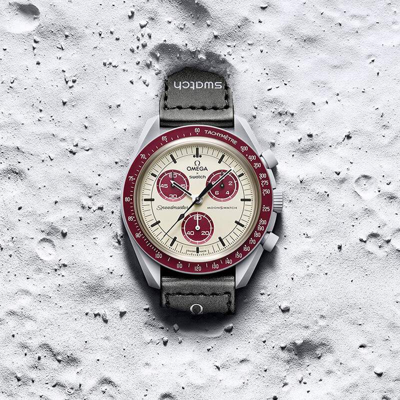 OMEGA × SWATCH BIOCERAMIC MoonSwatch 購入希望者が殺到し発売延期に