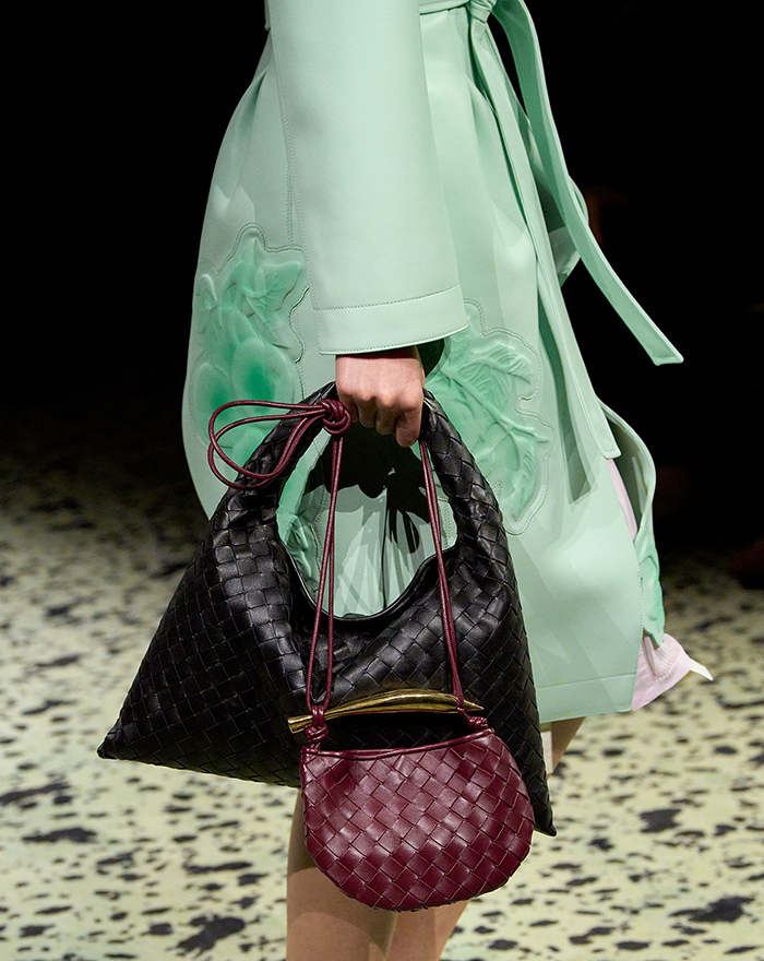 BOTTEGA VENETA から、メゾンの手仕事が光る新作バッグコレクション